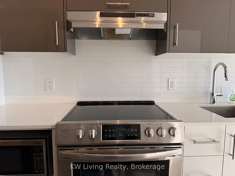 188 Fairview Mall Dr #706 — Photo 3