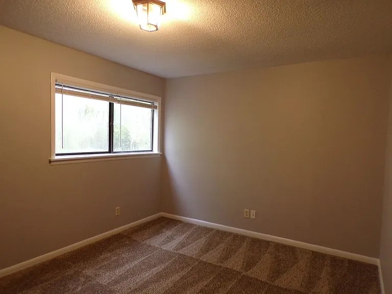 2 Anthony Cir — Photo 8