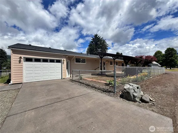 301 Temple Avenue, Morton, WA 98356