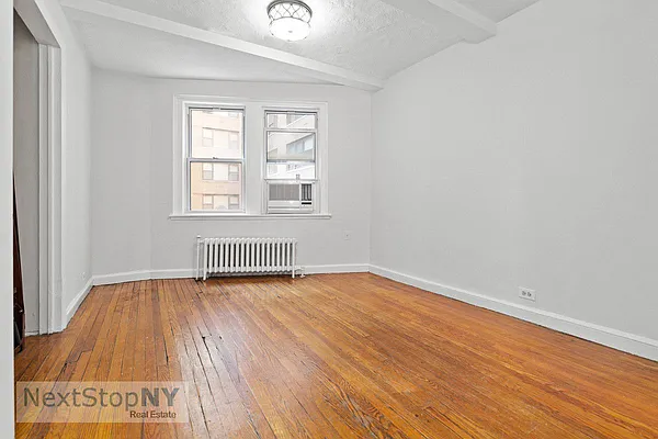 Rented by NextStopNY | media 17