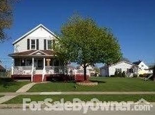 1320 N 19th St, Escanaba, MI 49829