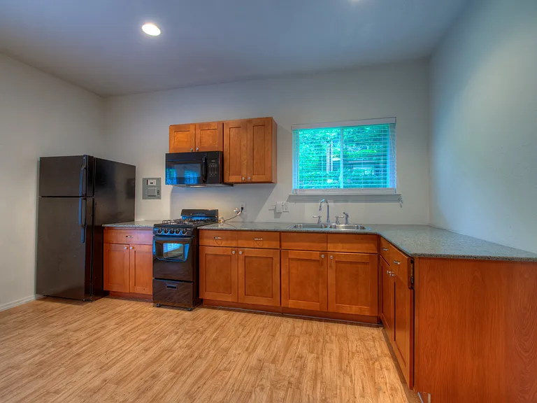 720 Sparks Ave — Photo 27