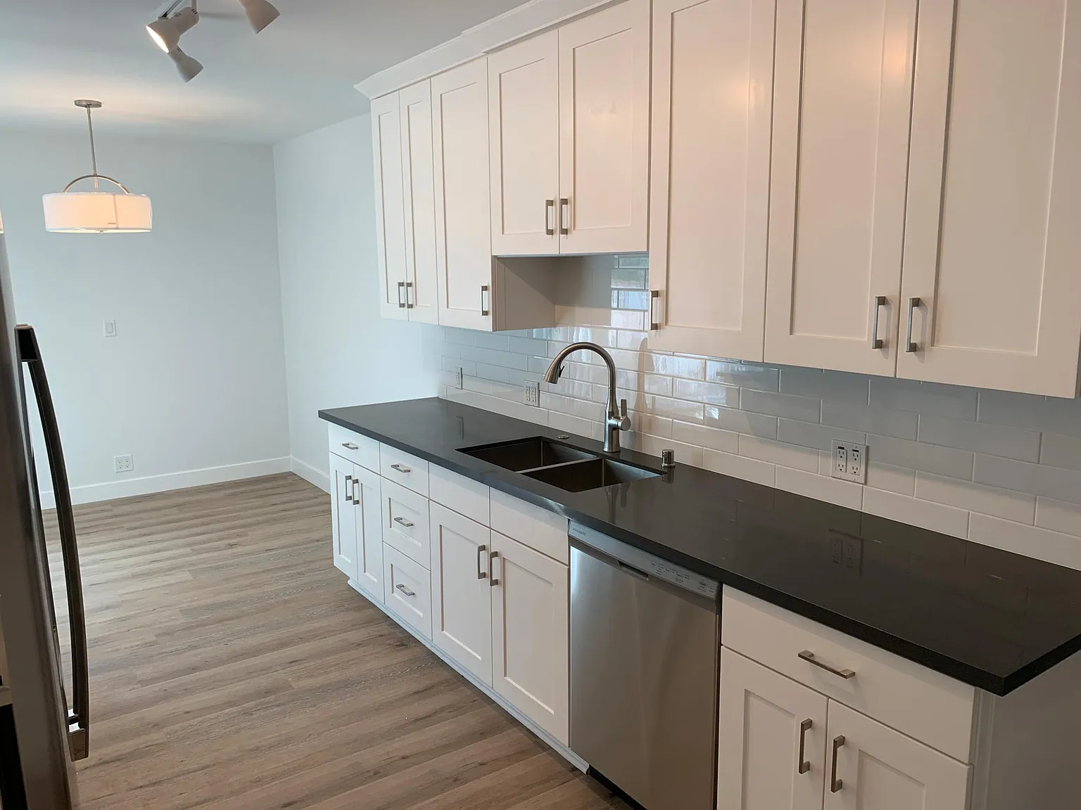 3 bed, 1500 sqft, $4,400 — Photo 3