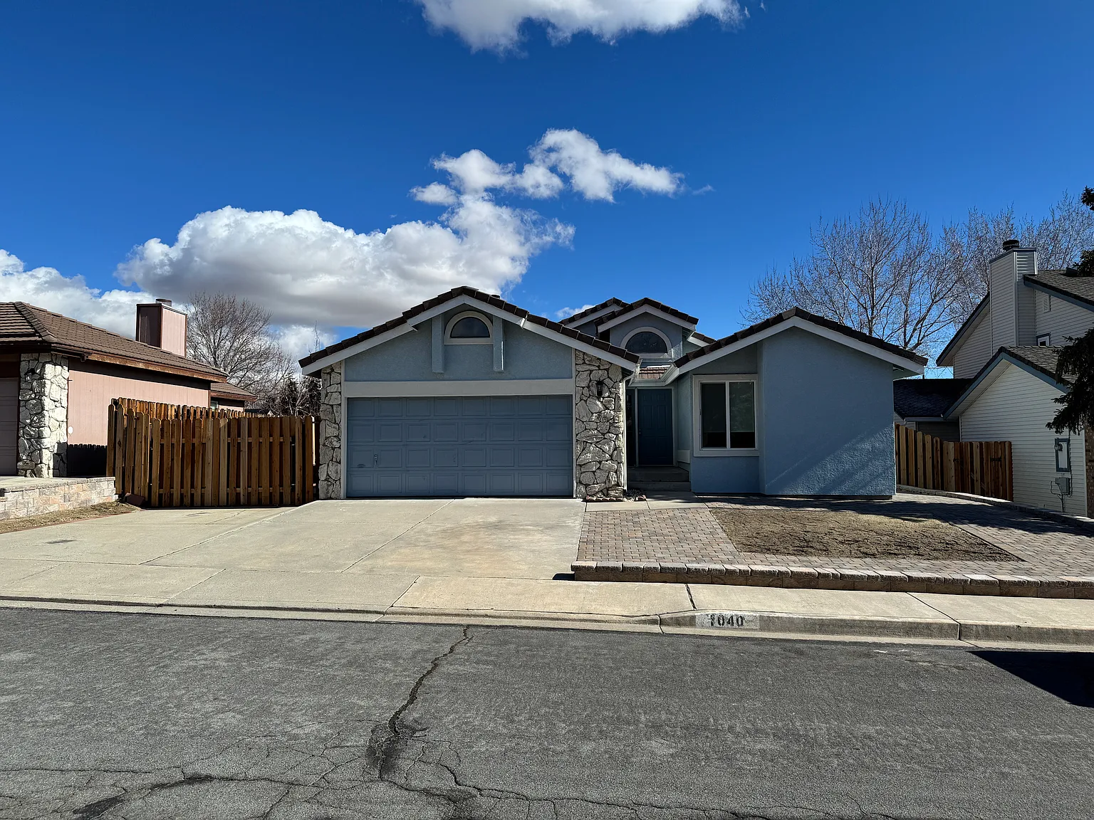 1040 Shenandoah Dr photo 1