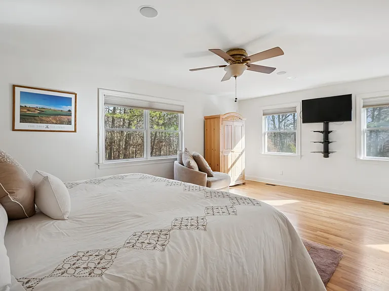126 Malloy Dr — Photo 36