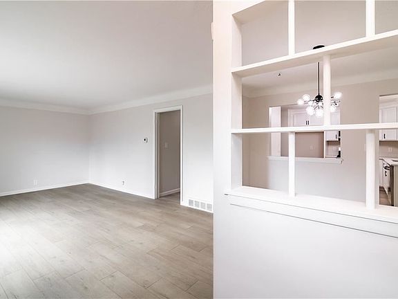 4th image of 24545 Berrimore Ln