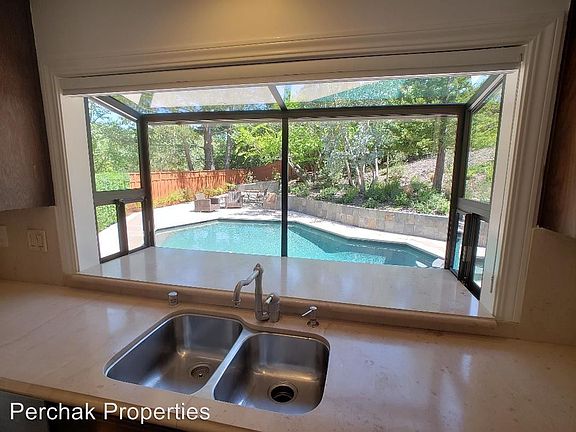 4th image of 293 Live Oak Dr