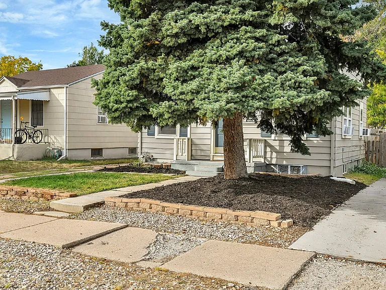2245 S Franklin St — Photo 3