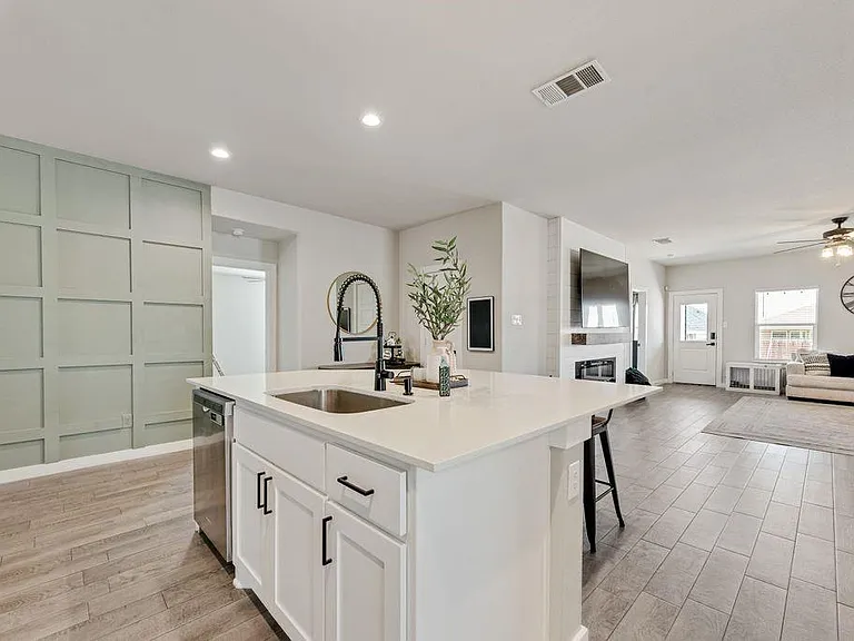 1513 Hulen Park Trl — Photo 12