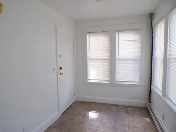 24 Hanover Cir #1, Lynn, MA 01902