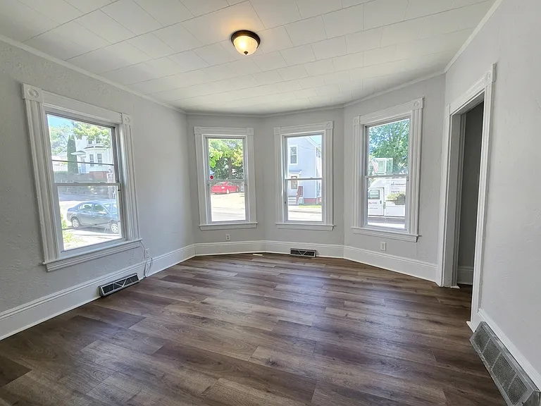 21-23 Dexter St #1 — Photo 2
