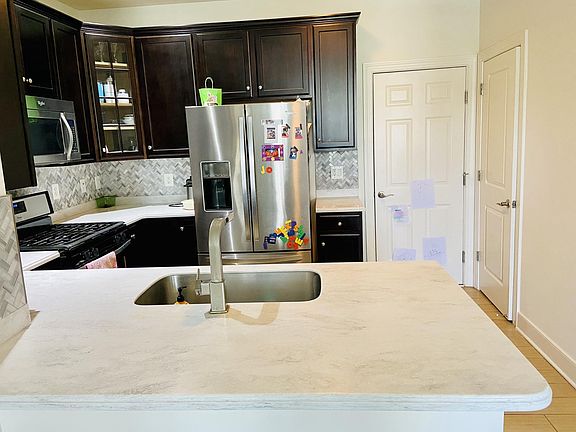 Level 1 - Kitchen with Stainless Steel Appliances