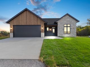 398 Riverview Ridge Pl, Combined Locks, WI 54113