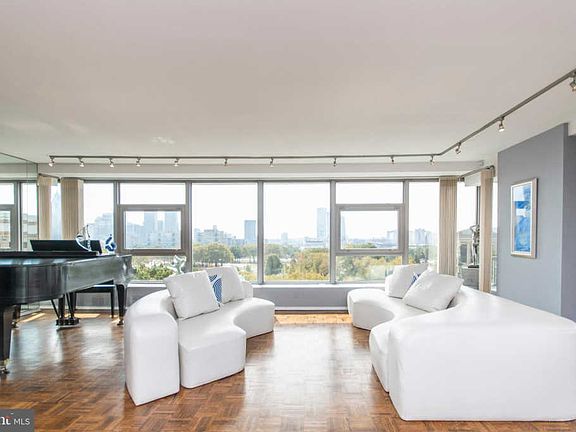 2nd image of 2401 Pennsylvania Ave APT 10A4