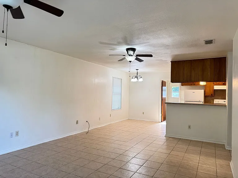 16048 Shoshone Dr — Photo 4
