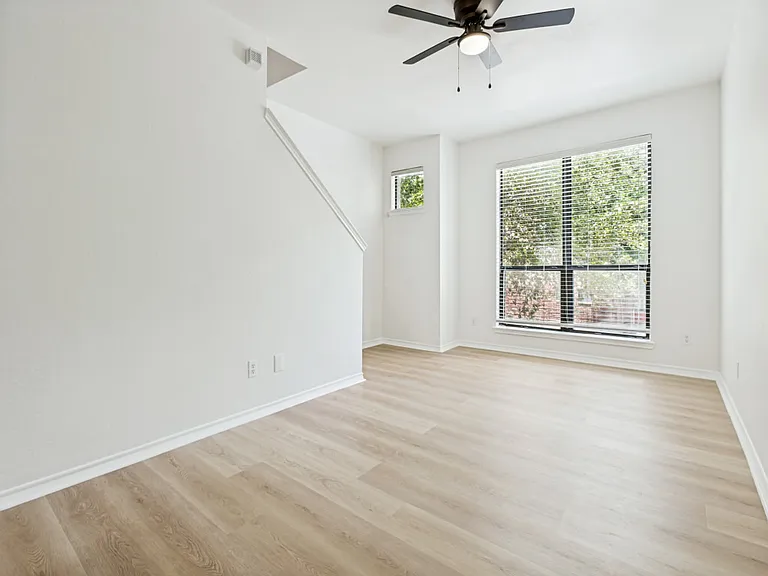 120 Nemo Ct — Photo 3