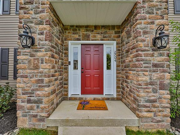 3rd image of 2704 New England Dr