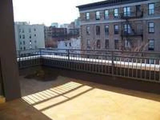 Rented by Moises Farhart, LREB | media 8