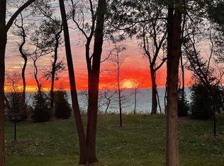 694 Lake Shore Rd, Grafton, WI 53024