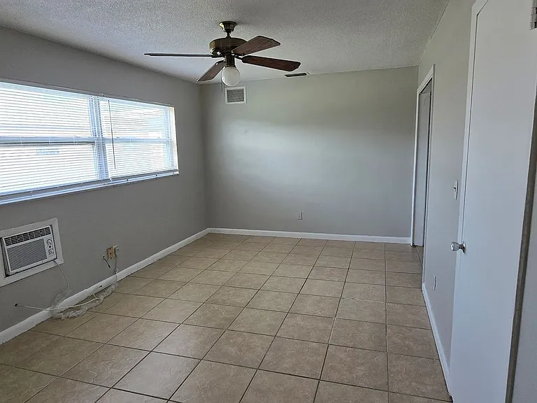 3810 SE 12th Ave — Photo 5