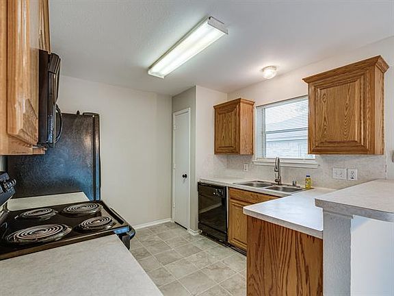 3rd image of 1218 Beacon Hill Dr