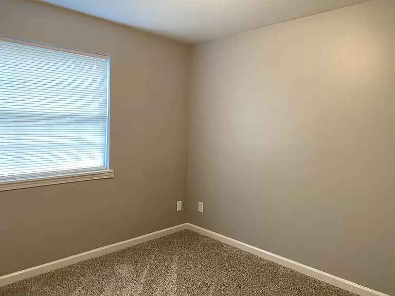 3875 Northeast Dr #D — Photo 10