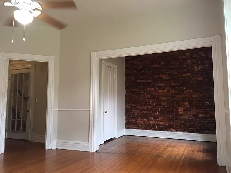 406 Fountain Court — Photo 4
