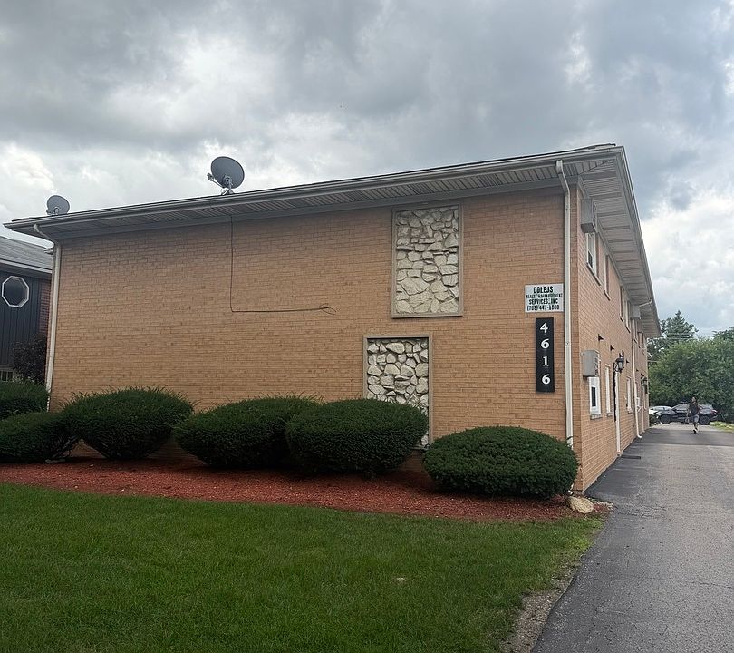 1st image of 4616 Maple Ave APT 2D