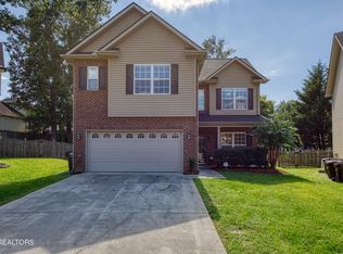978 Vicar Ln, Knoxville, TN 37919