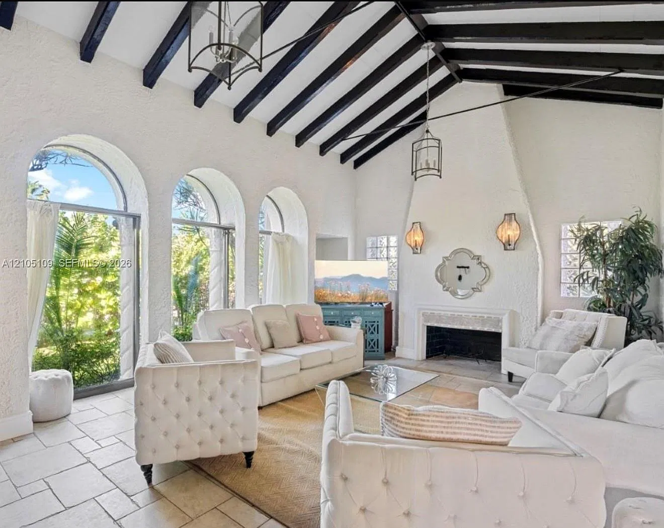 4 bed, 3.5 bath, 3239 sqft, $6,900 — Photo 3