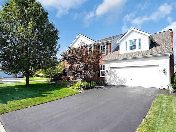 3rd image of 3143 Benbrook Pond Dr
