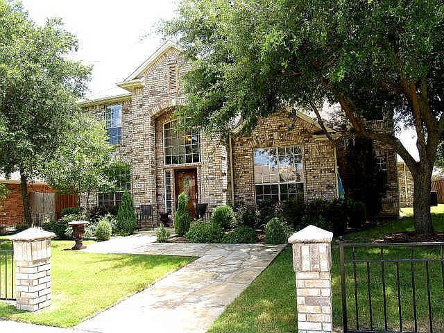 1st image of 10905 Pineview Ln