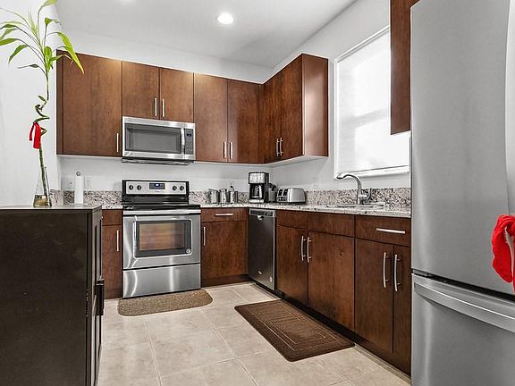 3rd image of 6989 Pines Circle