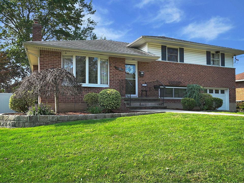 1st image of 31 Lourae Dr