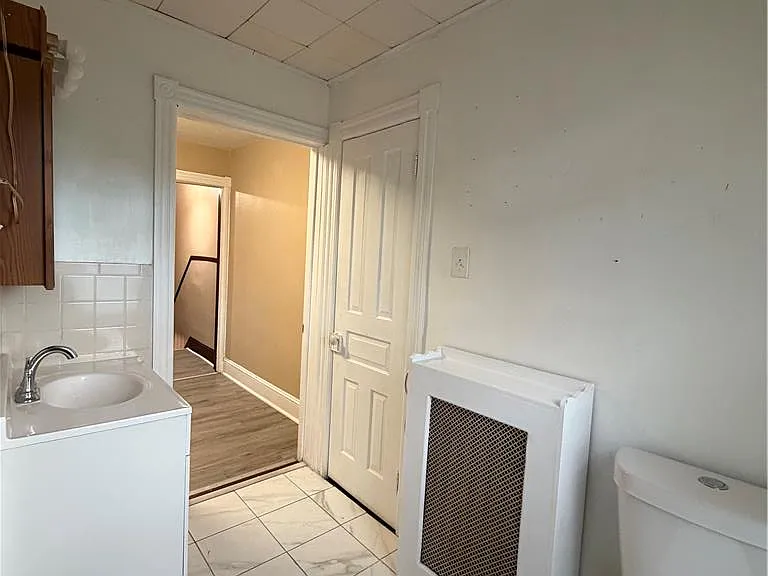 916 N New St — Photo 10