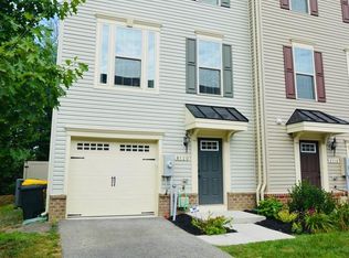 8120 Falcon Crest Dr, Glen Burnie, MD 21061