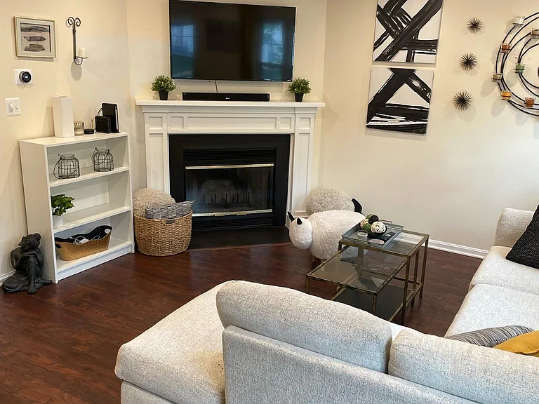 4112 Silver Park Ter — Photo 11