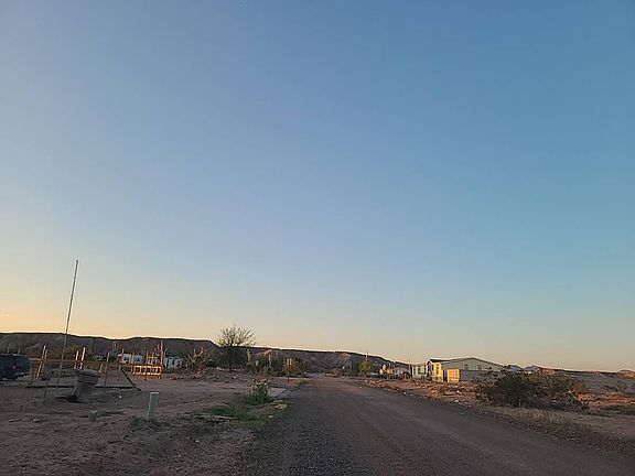 4th image of 286 Ocotillo St