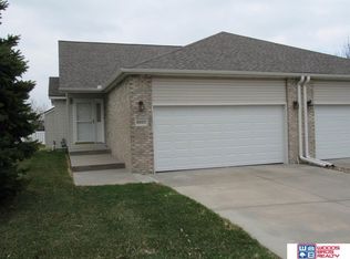 8005 Cheney Ridge Rd, Lincoln, NE 68516