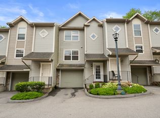 19 Hawthorne Dr UNIT 124, New London, CT 06320