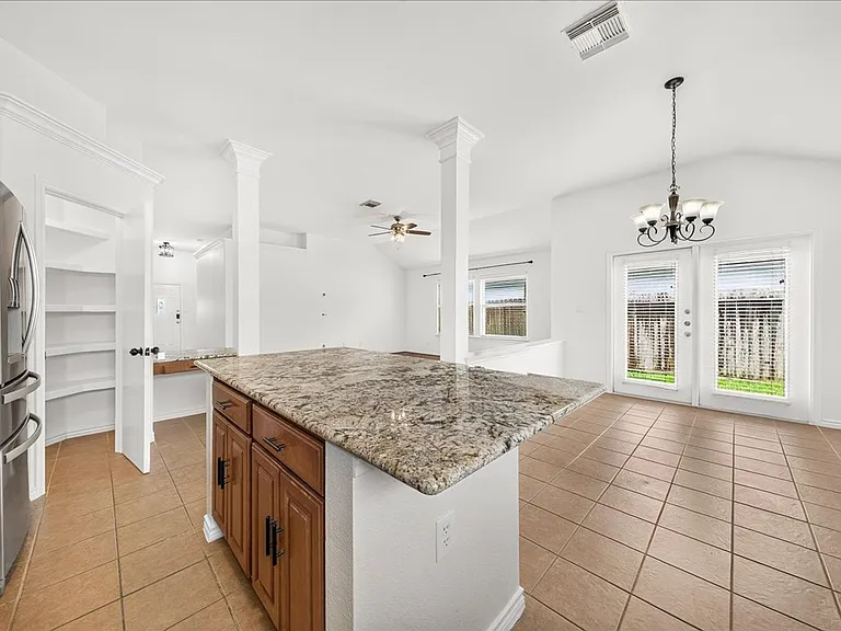3810 Los Arroyos — Photo 6