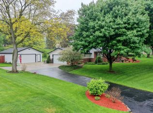 N72W22406 Jeanine Ln, Lisbon, WI