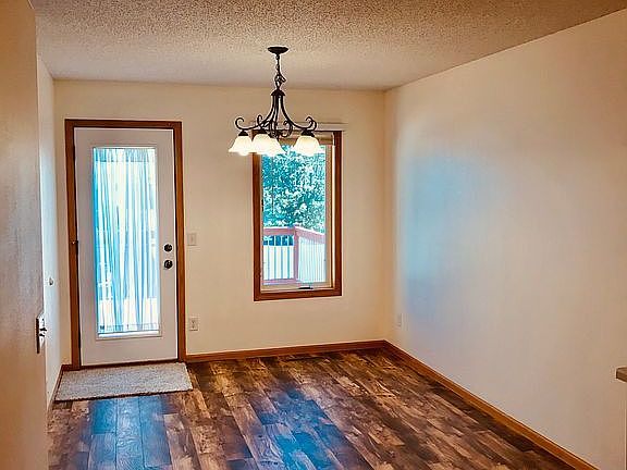 4th image of 1927 Knollwood Cir