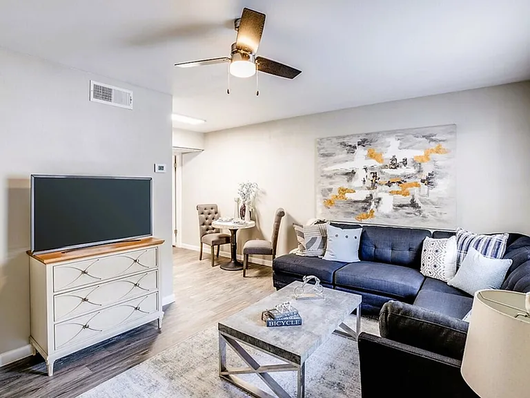 Escondido Apartments — Photo 25