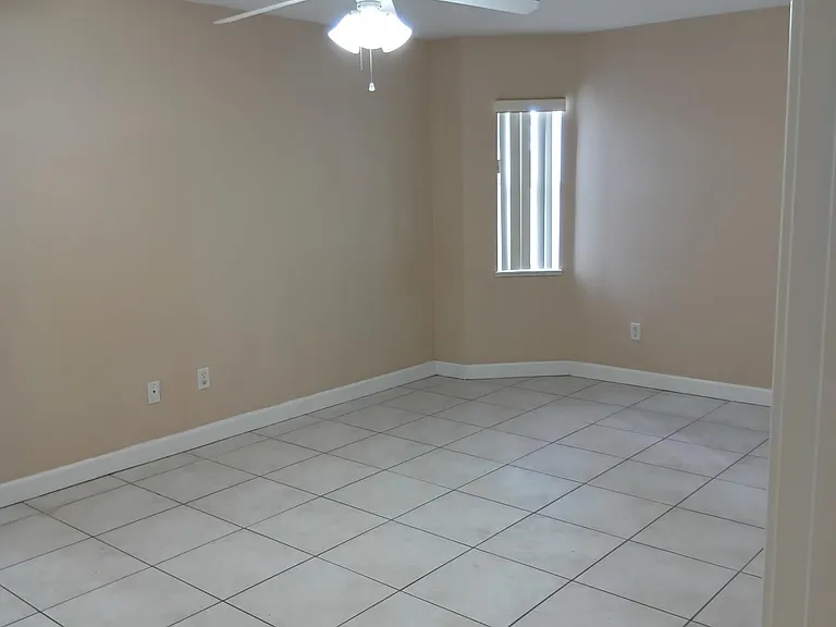 726 SW Byron St — Photo 8