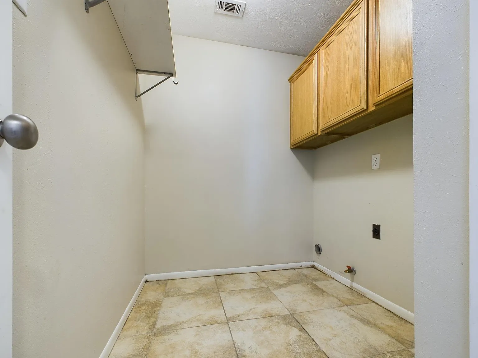 2404 Brittain — Photo 4