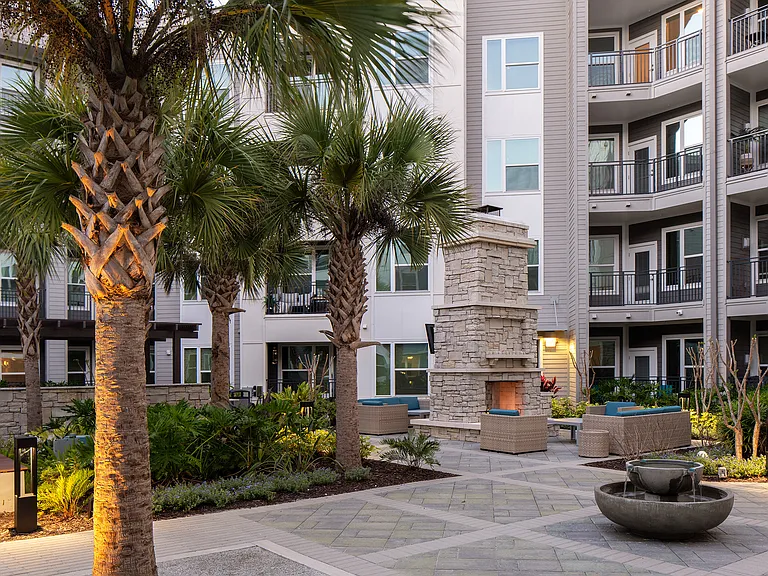 Allure on Parkway — Photo 30