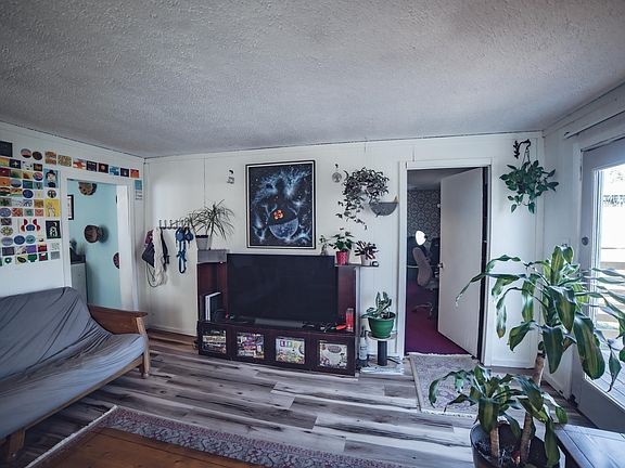 4th image of 718 J St