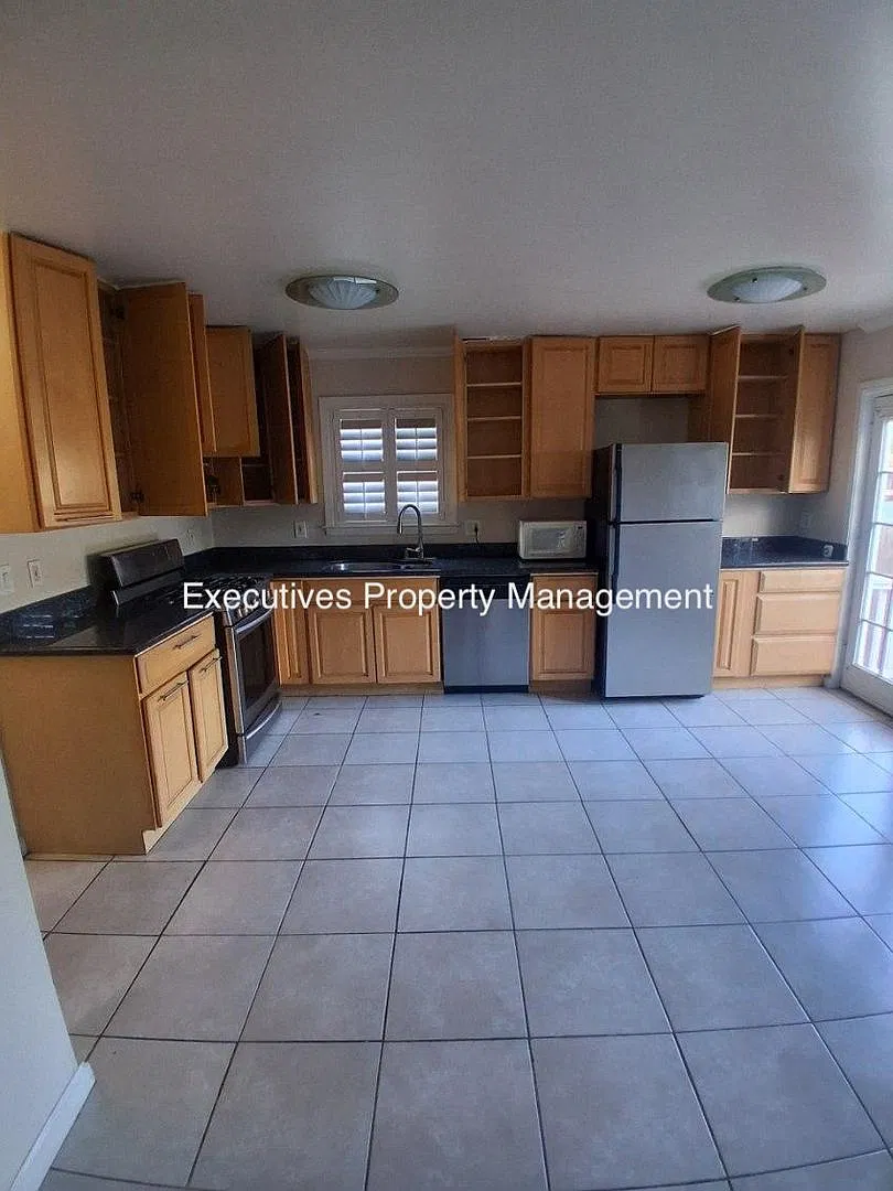 House For Rent | 1707 40th Ave, Oakland — Photo 4