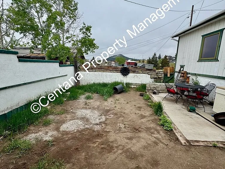 611 N Main St — Photo 19